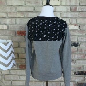 on the byas Tops - 3/$15 Adorable Sweatshirt by On The Byas on the byas Tops - 3/$15 Adorable Sweatshirt by On The Byas