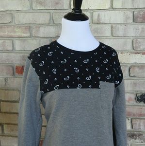 on the byas Tops - 3/$15 Adorable Sweatshirt by On The Byas on the byas Tops - 3/$15 Adorable Sweatshirt by On The Byas