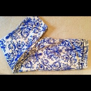 Forever 21 cropped printed pants.