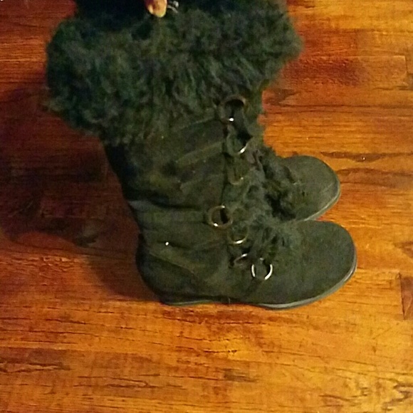 Black fuzzy wedge boots