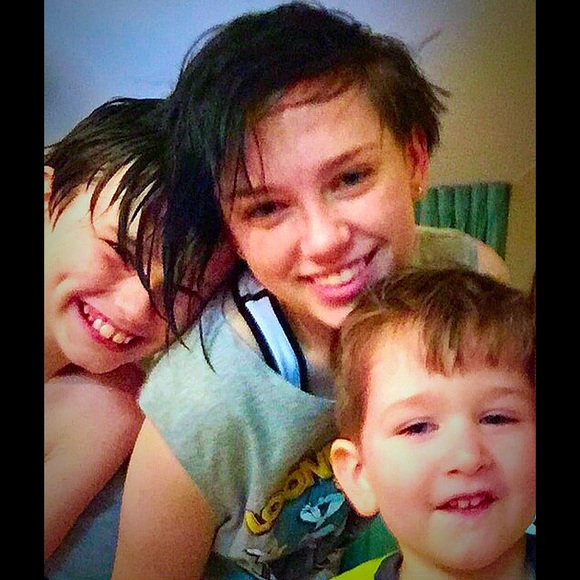 Meet your Posher, Shannon - Picture 3 of 3