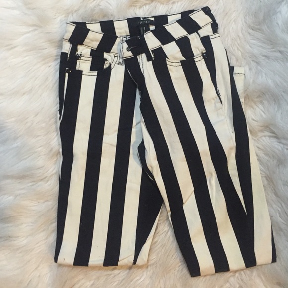 Stripped jeans