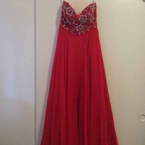Sherri Hill 8545 Red floral beaded prom dress!