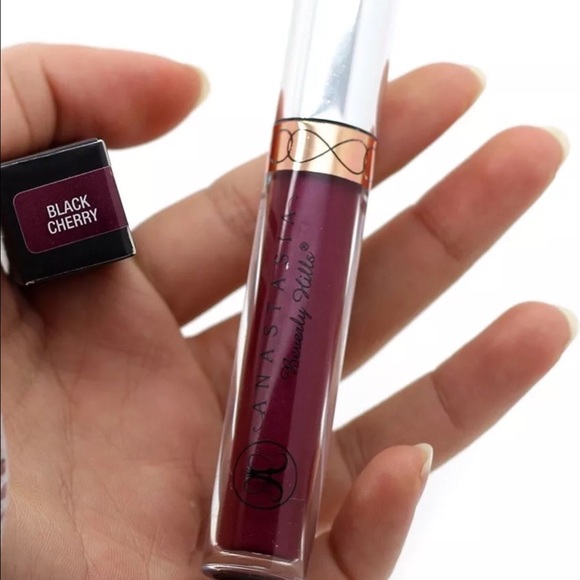 Black cherry Anastasia BH lipstick - Picture 3 of 3