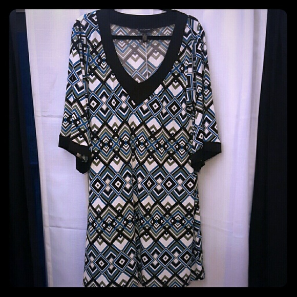 V-neck, Patterned dress