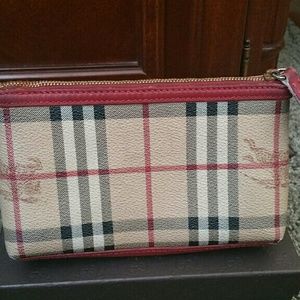 Burberry Authenthic make  up pouch