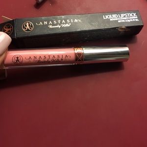 Liquid lipstick Anastasia