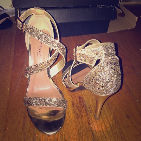 GOLD SHINY HEELS‼️ will take best offer