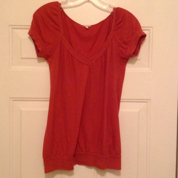Cap sleeve v-neck tee