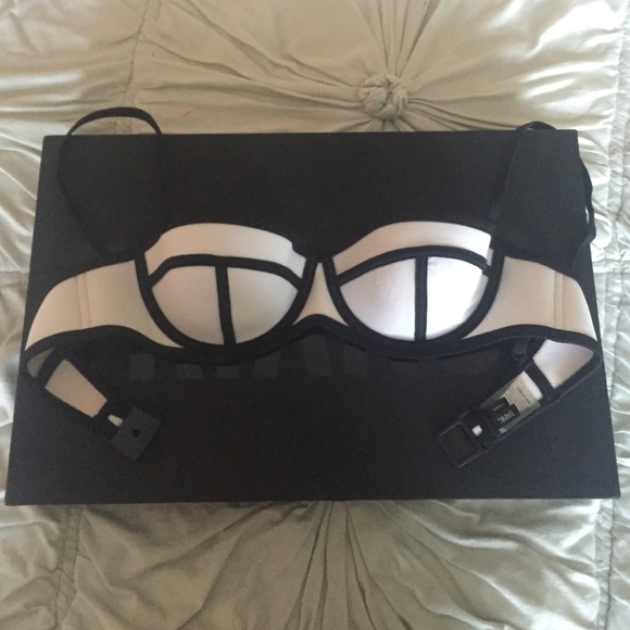 triangl swim top - Picture 1 of 1