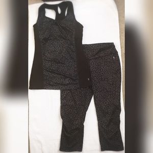 SOLD MER‼️Leopard print workout set