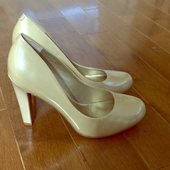 Tan Jessica Simpson Pump Heel size 7 1/2
