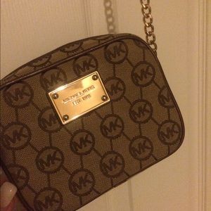 Michael kors crossbody