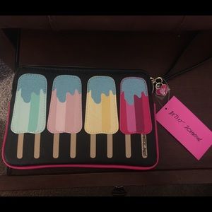 🌸 Betsey Popsicle wristlet 🌸