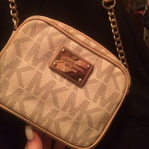 Michael kors crossbody