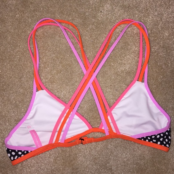 Strappy crossback triangle top! 👙🌴🍍 - Picture 3 of 4