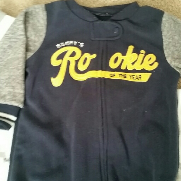 ((Flash Sale))Carter's fleece footies - Picture 3 of 4