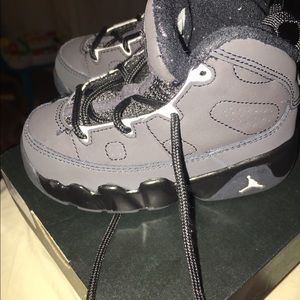 Toddler size 6c retro 9