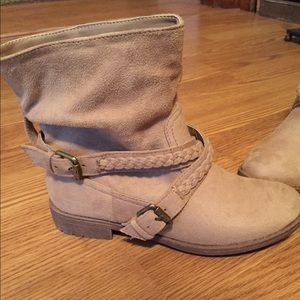 Super cute suede boots