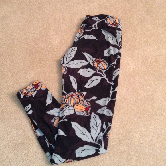 Floral Black LuLaRoe OS Leggings