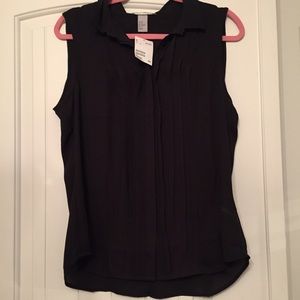 Black Sleeveless blouse (bundle)