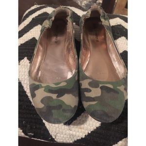 Mossimo Camo Flats