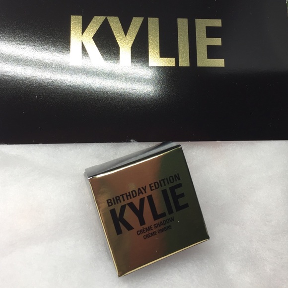 Kylie Jenner Birthday Edition Creme eyeshadow rose - Picture 3 of 4