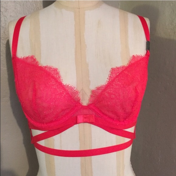 VS Super Strappy Unlined Lace Bra! - Picture 3 of 4