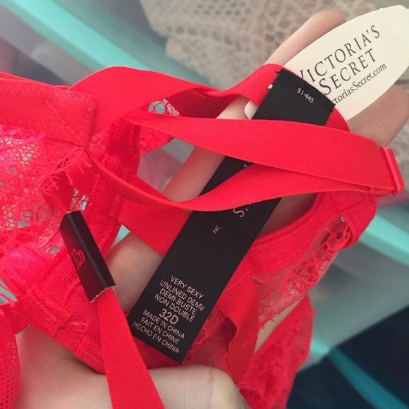VS Super Strappy Unlined Lace Bra! - Picture 4 of 4