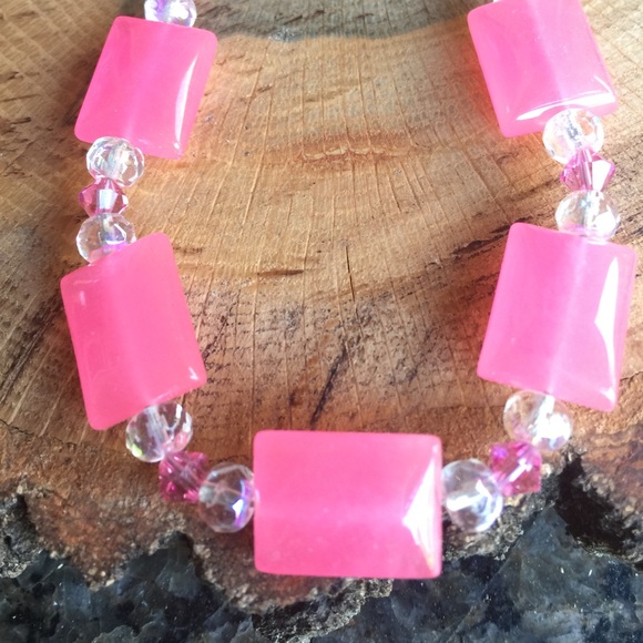 Hot pink Quartz 8" bracelet artisan handmade