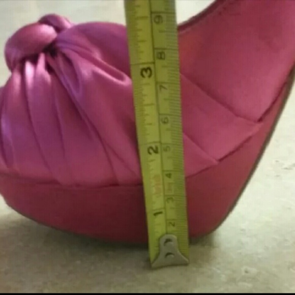 Deb FUCHSIA SATIN CLOSED TOE PLATFORM PUMP - Picture 4 of 4