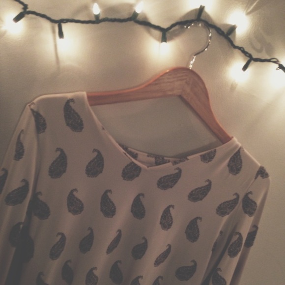 2 Dress Shirts (DEAL IN DESCRIPTION) - Picture 3 of 3