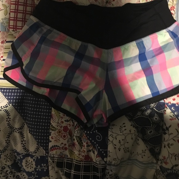 lululemon plaid shorts