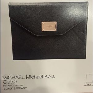 Christmas Gift 🎄🎄New ! Michael kors Ipad clutch