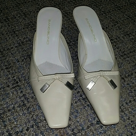 Bandolino cream leather mule