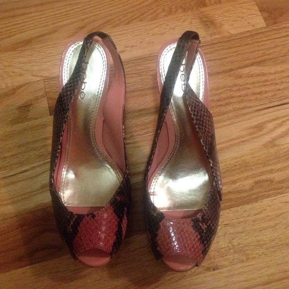 Bebe pink snake skin Heels