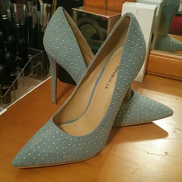 Heels - Picture 2 of 2