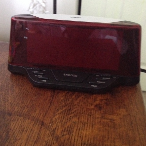 Alarm clock - Picture 1 of 4