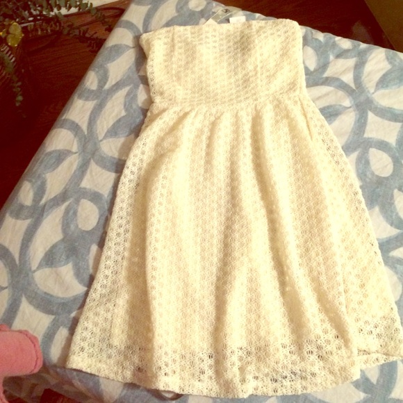 Ya Dresses & Skirts - Lace Tube Dress