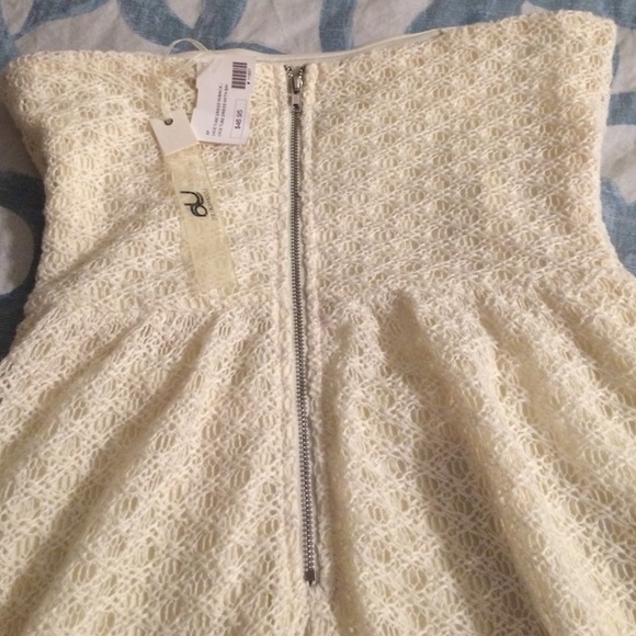 Lace Tube Dress - Picture 4 of 4