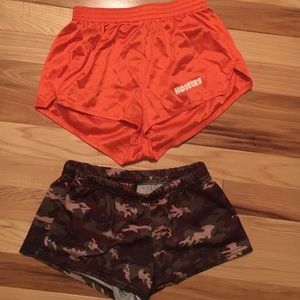 ❌SOLD❌Bundle of Hooters shorts orange and camo