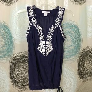 CHARLOTTE RUSSE BLUE TIE TOP WITH WHITE DESIGN 💙