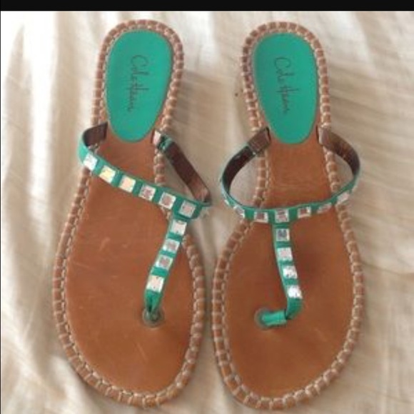 SOLD****Cole Haan emerald thong sandals