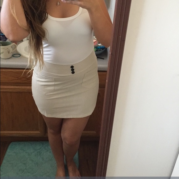 💋One Piece Skirt outfit💋 - Picture 2 of 3