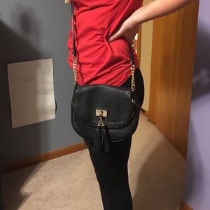 BLACK CROSSBODY