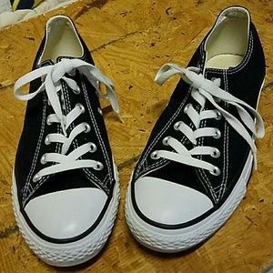 Black Converse sneakers sz women's 9