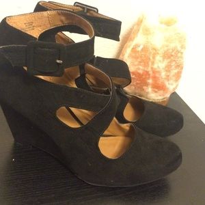Size 9 Black Wedge Heels