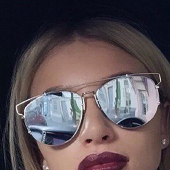 Price Drop!❤️ Oversized Mirrored Sunglasses SILVER - Picture 2 of 4