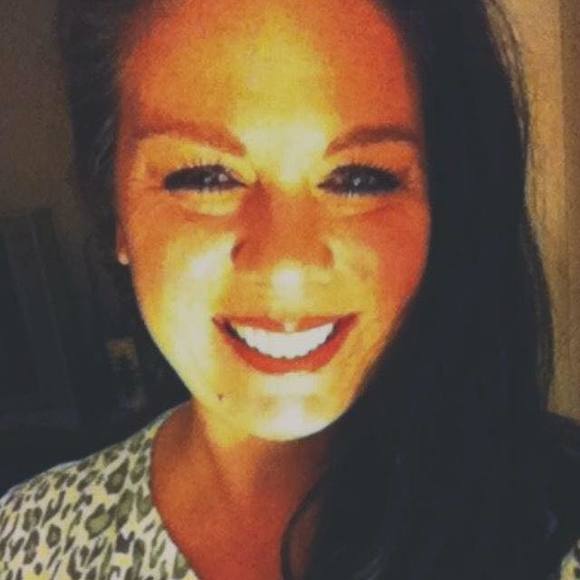 Meet your Posher, Desiree - Picture 1 of 1