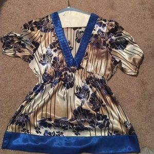 BCBG blouse  XL